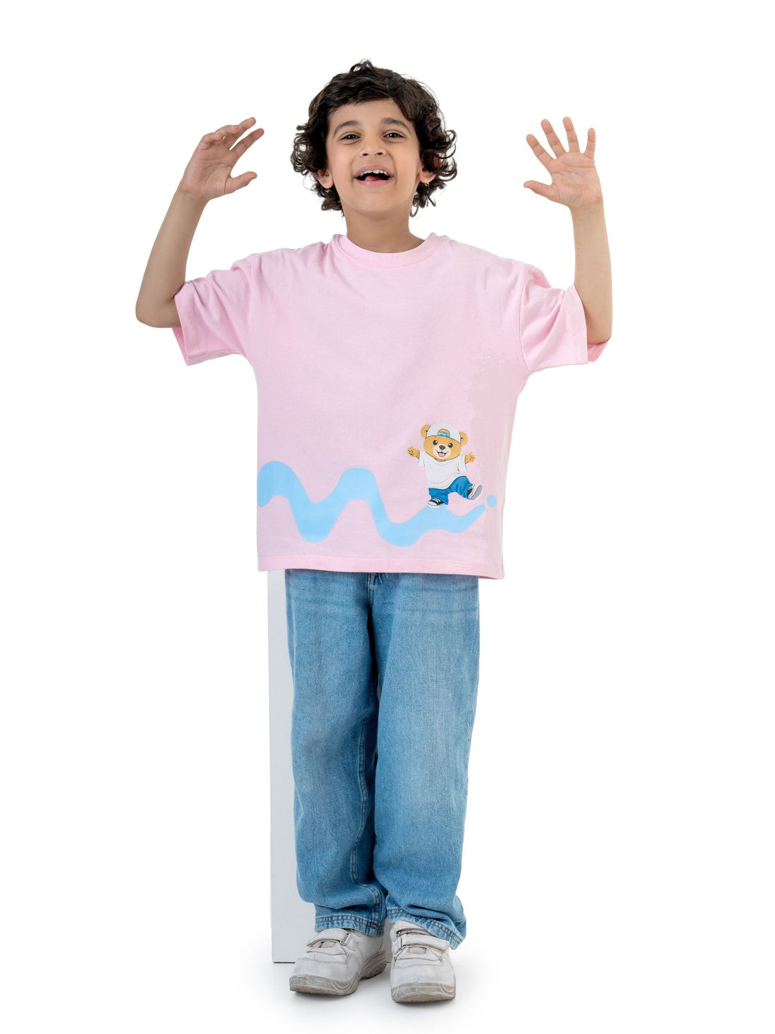 Unisex Oversized T-shirt "Happy Hop Bear"