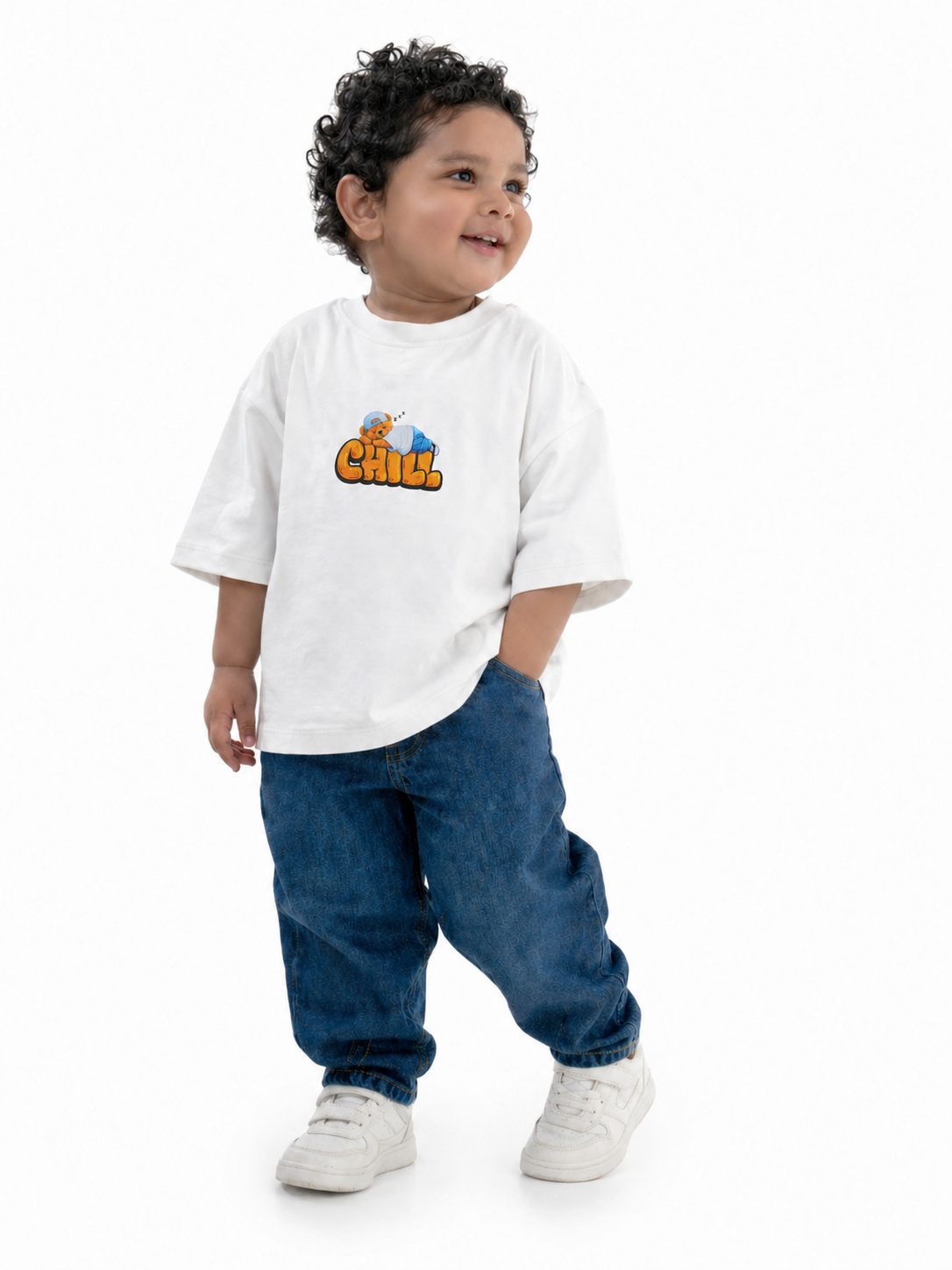 Unisex Oversized T-shirt "Bearly Awake"