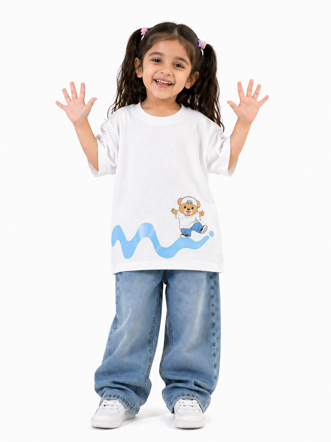 Unisex Oversized T-shirt "Happy Hop Bear"