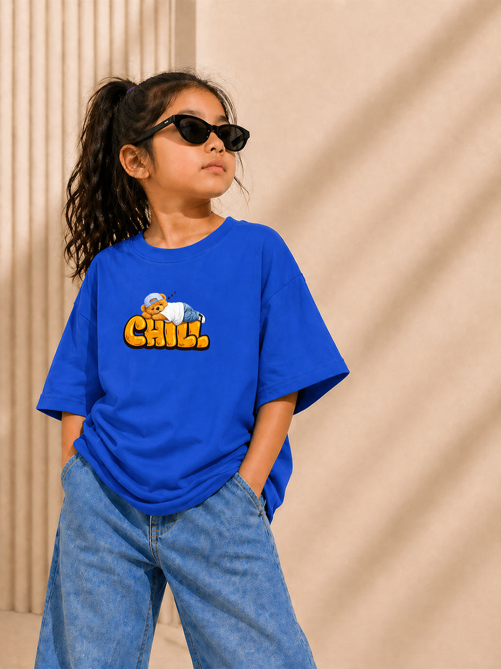 Unisex Oversized T-shirt "Bearly Awake"