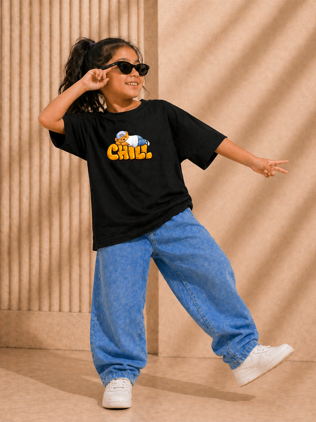 Unisex Oversized T-shirt "Bearly Awake"