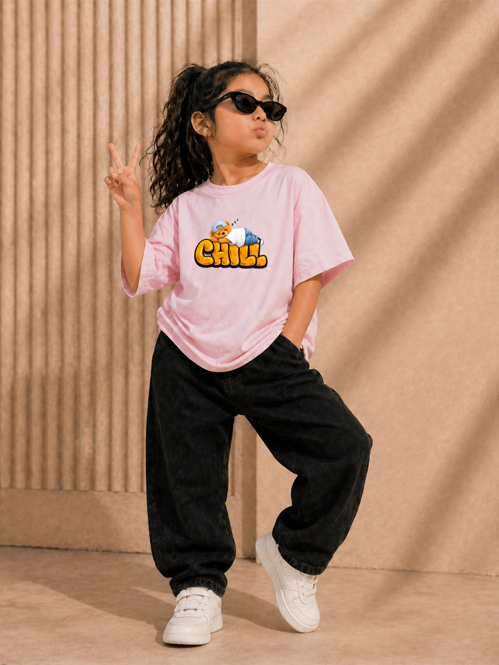 Unisex Oversized T-shirt "Bearly Awake"
